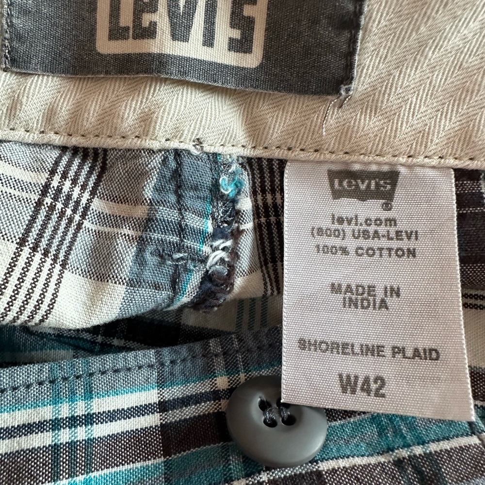 Levi's Men's Plaid Shorts - Blue, Gray, and White - Picture 4 of 4